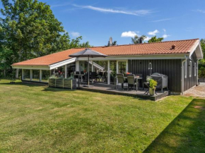 Holiday Home Tiina - 1km from the sea by Interhome, Hals